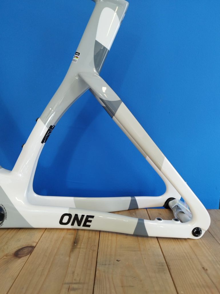 Brugt Factor One V3 Disc Nimbus Grey Frameset 2026 Road & Gravel — billede 13 af 13