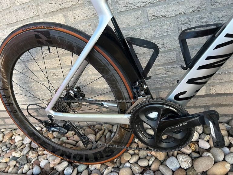 Canyon Aeroad CF SL 7 Disc 2021 2021 Road & Gravel usato, Grigio chiaro — immagine 6 di 6