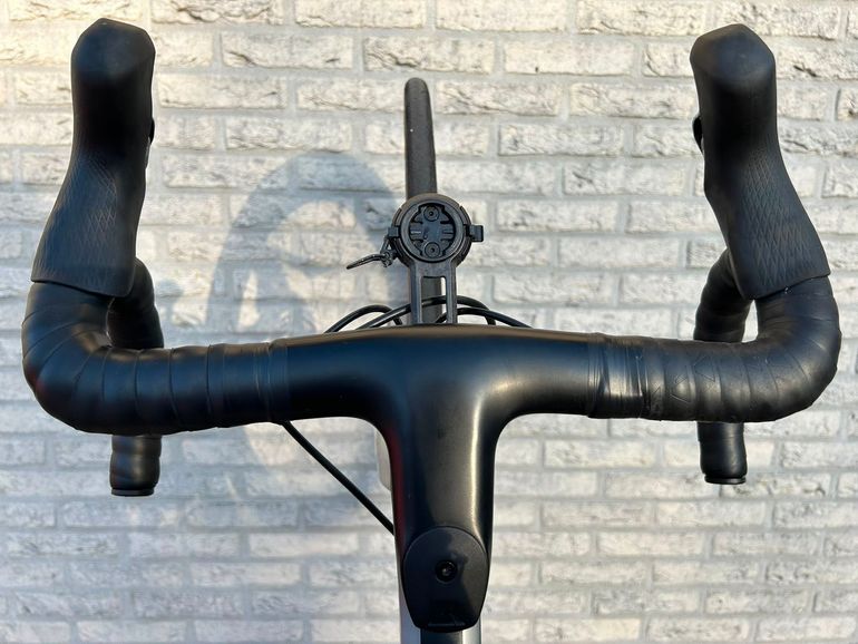 Canyon Aeroad CF SL 7 Disc 2021 2021 Road & Gravel usato, Grigio chiaro — immagine 4 di 6