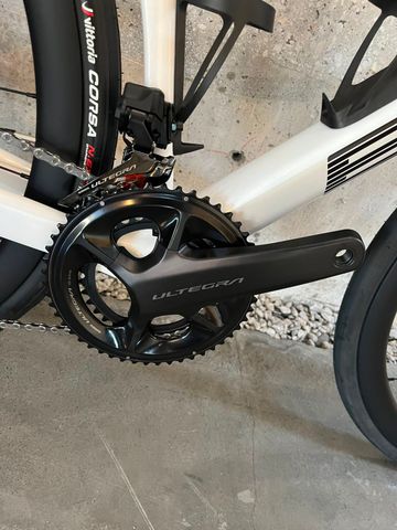 BMC Roadmachine 01 FOUR 2026 2026 Road & Gravel d'occasion — image 6 sur 9