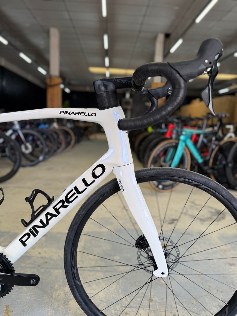 Gebrauchtes Pinarello X1 2024 Road & Gravel, Weiß — Bild 6 von 24