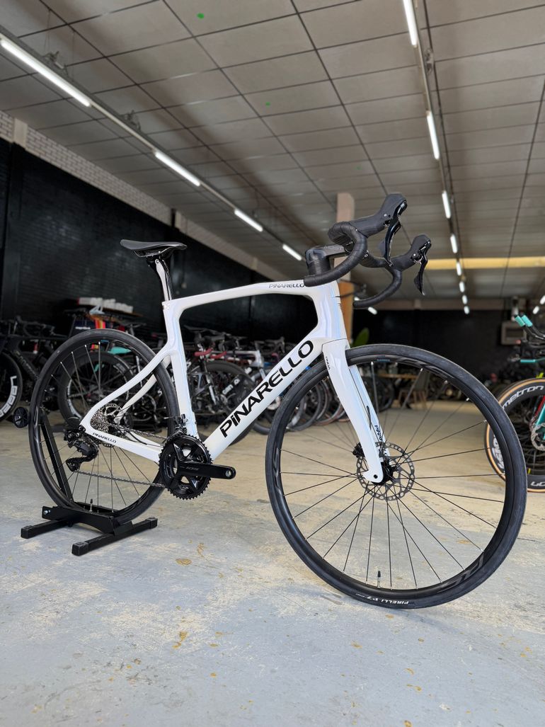 Gebrauchtes Pinarello X1 2024 Road & Gravel, Weiß — Bild 2 von 24