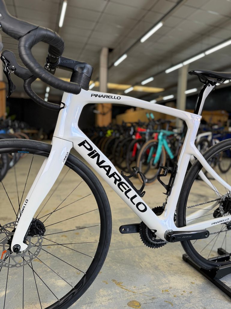 Gebrauchtes Pinarello X1 2024 Road & Gravel, Weiß — Bild 18 von 24