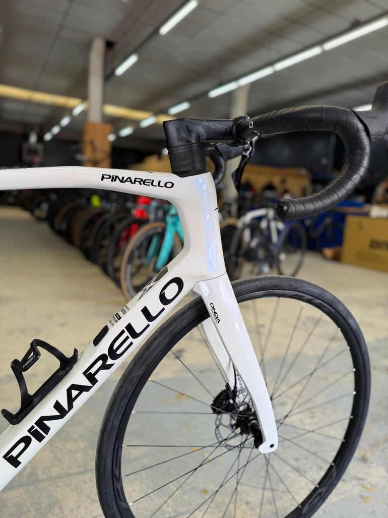 Gebrauchtes Pinarello X1 2024 Road & Gravel, Weiß — Bild 7 von 24