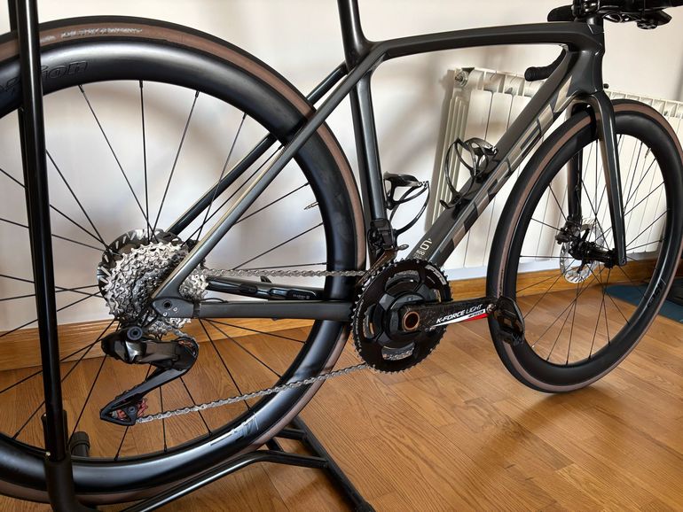 Trek Emonda 2022 Road & Gravel usato, Grigio chiaro — immagine 3 di 8