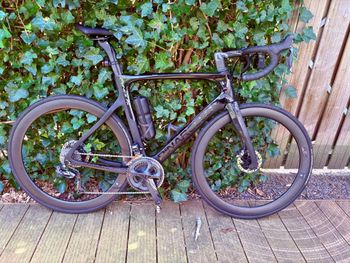Używany Pinarello Prince Disk Ultegra Di2 Bike 2021 2021 Road & Gravel