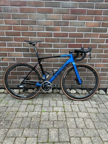 Gebrauchtes Canyon Ultimate SRAM Force eTap AXS 2023 Road & Gravel, Blau — Bild 3 von 5