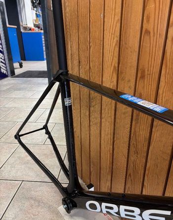 Orbea orca Custom Frameset 2024 Road & Gravel d'occasion — image 2 sur 4