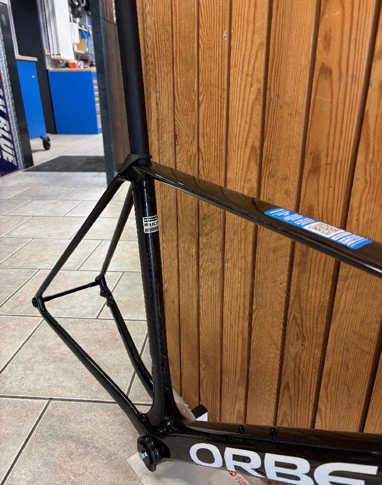 Orbea orca Custom Frameset 2024 Road & Gravel d'occasion — image 2 sur 4