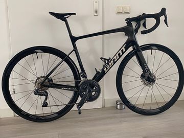Used Giant Defy Advanced Pro 0 2018 2018 Road & Gravel, Black — image 1 of 21
