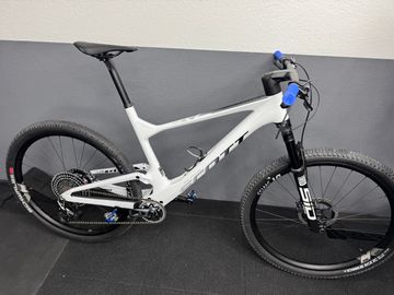 Used Scott Spark RC Pro 2022 2022 Mountainbike, White — image 1 of 5