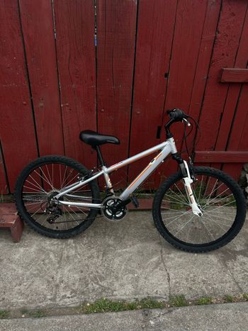 Used Diamondback Custom Shimano Tourney 2014 MTB