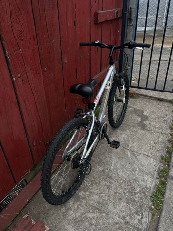 Used Diamondback Custom Shimano Tourney 2014 Mountainbike, Light Gray — image 3 of 3