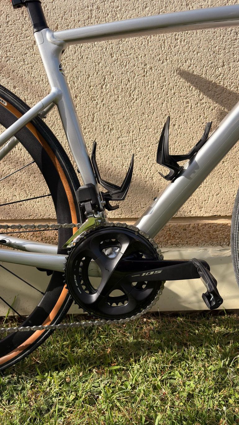 Used Cannondale Caad Shimano 105 Di2 2022 Road & Gravel, Light Gray — image 4 of 13