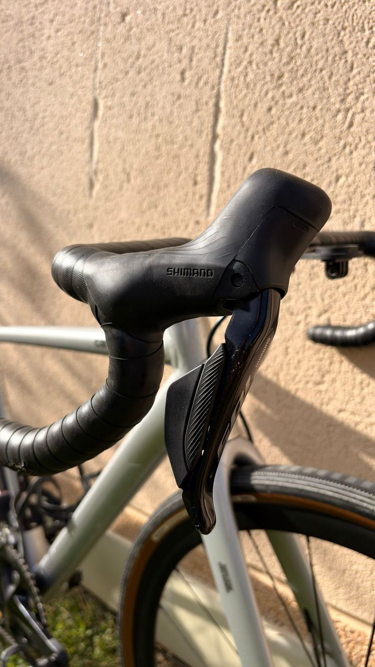 Used Cannondale Caad Shimano 105 Di2 2022 Road & Gravel, Light Gray — image 5 of 13