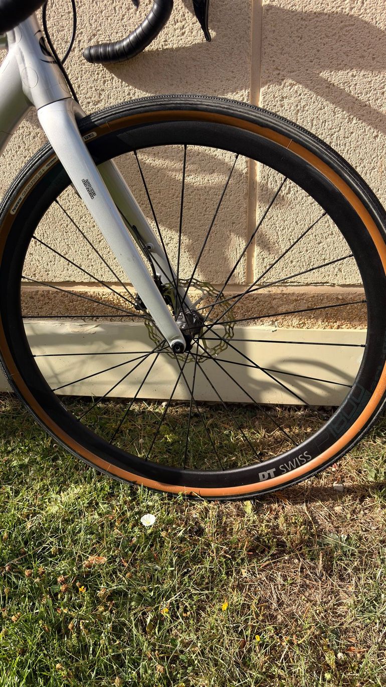 Used Cannondale Caad Shimano 105 Di2 2022 Road & Gravel, Light Gray — image 8 of 13