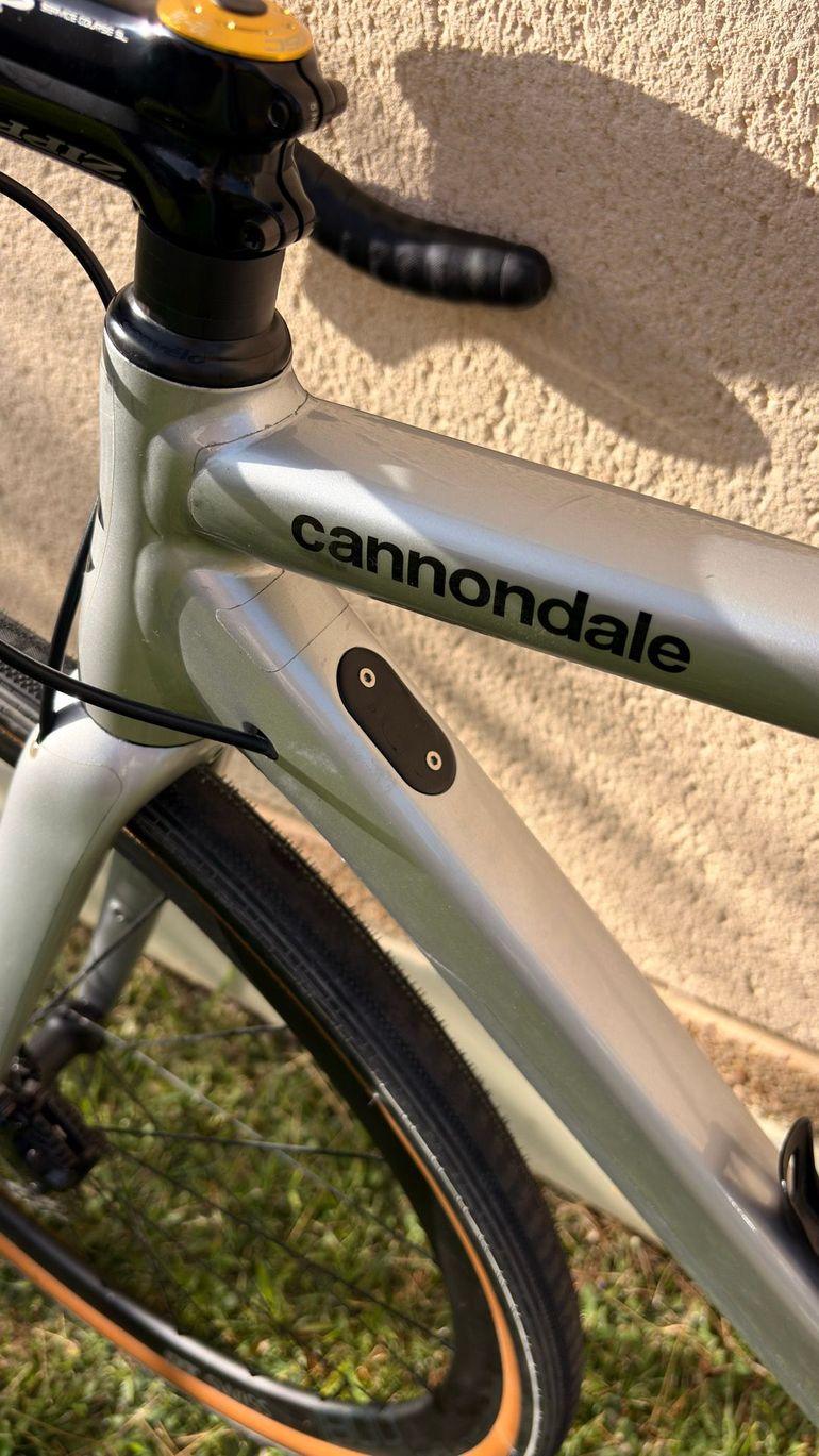 Used Cannondale Caad Shimano 105 Di2 2022 Road & Gravel, Light Gray — image 11 of 13