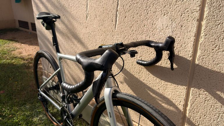 Used Cannondale Caad Shimano 105 Di2 2022 Road & Gravel, Light Gray — image 7 of 13