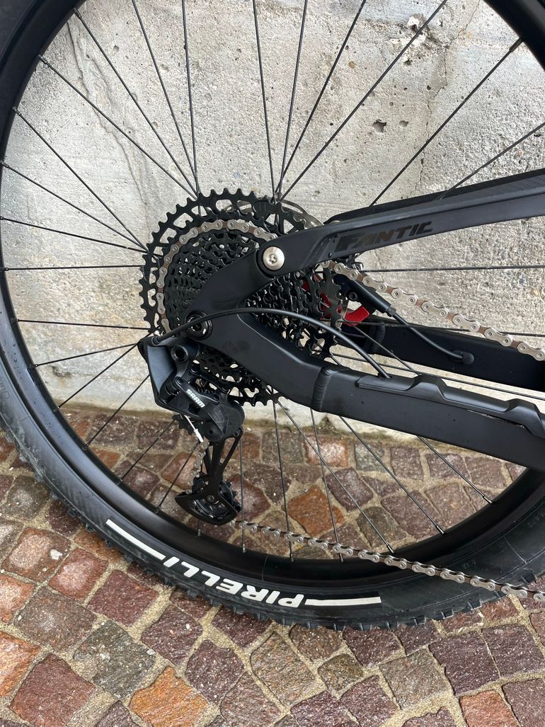 Brugt Fantic XTF 1.5 Race Y 2026 2026 Mountainbike — billede 3 af 5