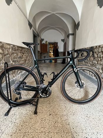 Brugt Scott Addict RC Premium 2020 2020 Road & Gravel — billede 1 af 5