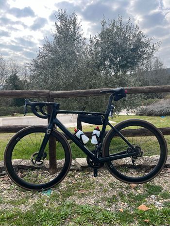 Scott Addict RC Premium 2020 2020 Road & Gravel usato
