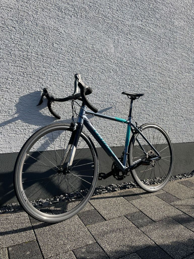 Willier Custom Shimano Tiagra 2022 Road & Gravel usato, Grigio chiaro — immagine 2 di 4