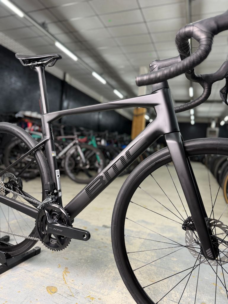 Used BMC Roadmachine TWO 2026 2026 Road & Gravel, Light Gray — image 4 of 22