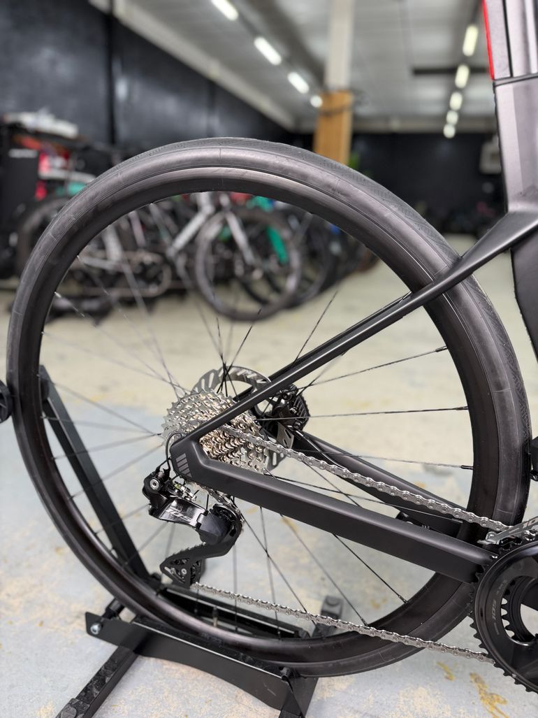 Used BMC Roadmachine TWO 2026 2026 Road & Gravel, Light Gray — image 8 of 22