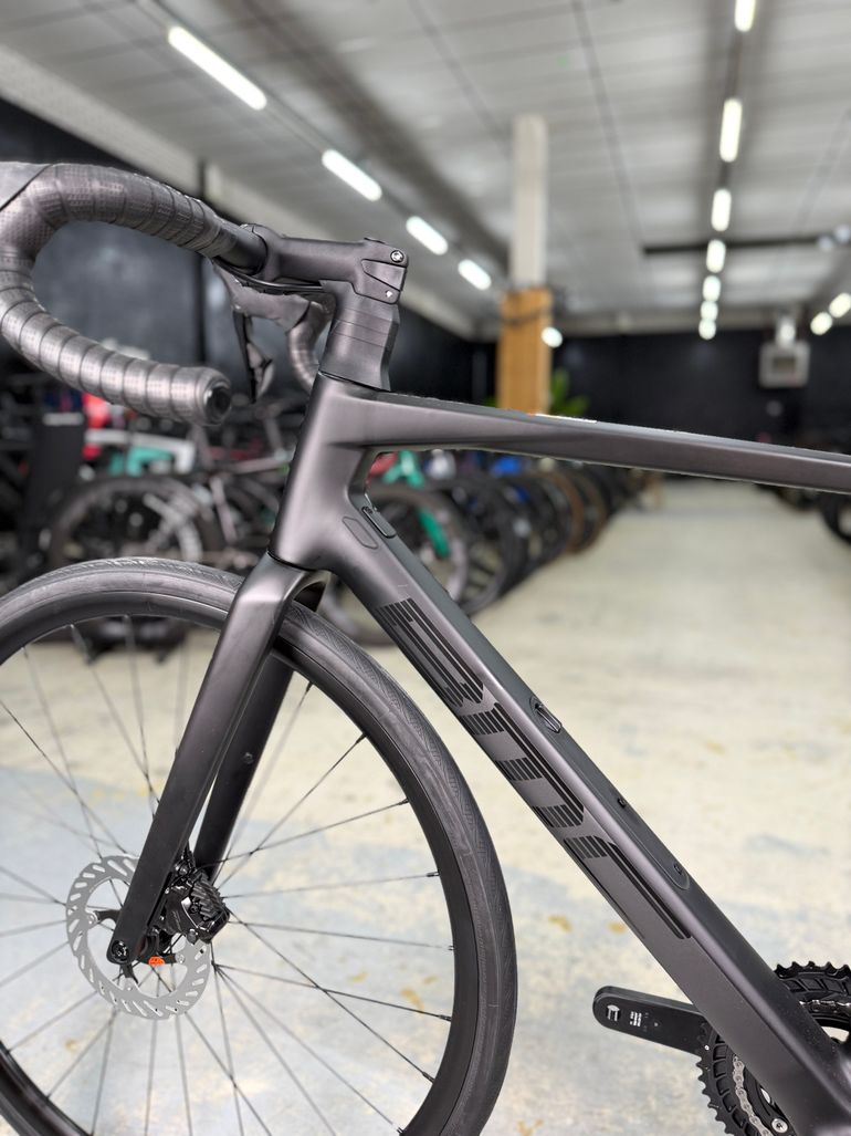 Used BMC Roadmachine TWO 2026 2026 Road & Gravel, Light Gray — image 16 of 22