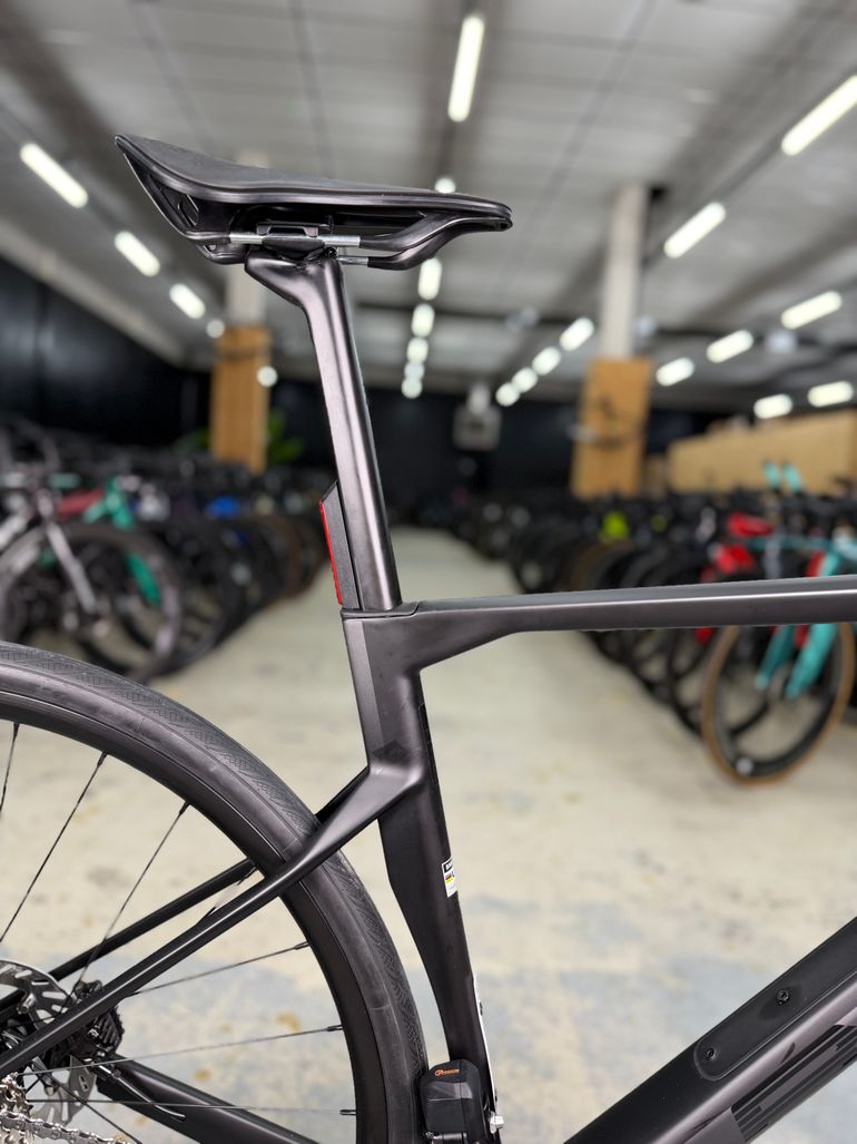 Used BMC Roadmachine TWO 2026 2026 Road & Gravel, Light Gray — image 7 of 22