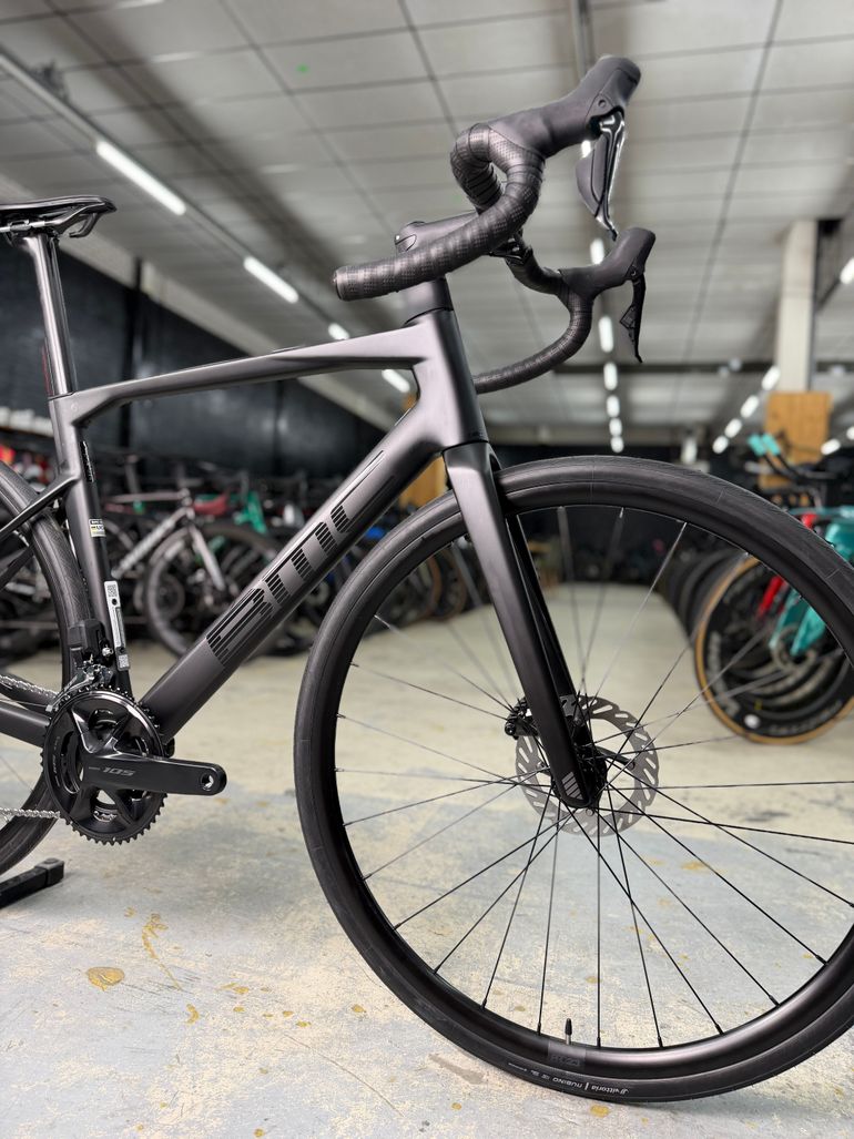 Used BMC Roadmachine TWO 2026 2026 Road & Gravel, Light Gray — image 3 of 22