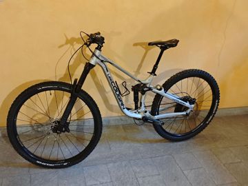 Used Lee Cougan Custom SRAM SX Eagle 2021 Mountainbike, Light Gray — image 2 of 5