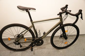 Brugt TRIBAN Gravel Bike RC520 Shimano 105 - Khaki/Two-Tone Black 2024 2024 Road & Gravel