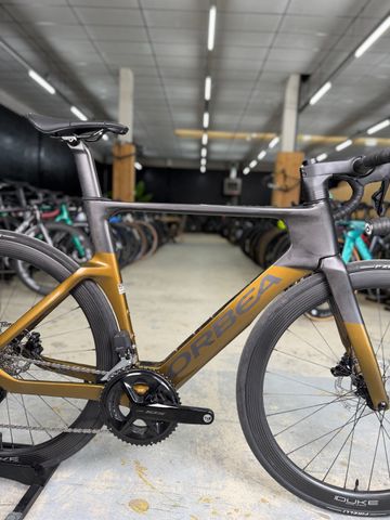 Brugt Orbea ORCA AERO M30iLTD 2024 2024 Road & Gravel — billede 13 af 24
