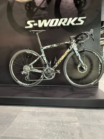 Used Specialized Tarmac SRAM Red eTap 2024 Road & Gravel, Black — image 3 of 7
