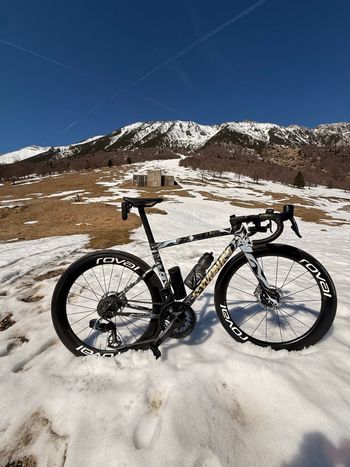 Specialized Tarmac SRAM Red eTap 2024 Road & Gravel de segunda mano