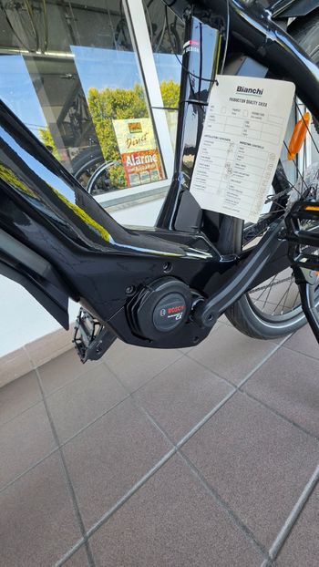 Używany Bianchi E-omnia 2024 Urban — zdjęcie 3 z 4