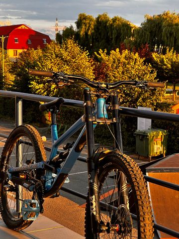 Tweedehands Commencal FURIOUS ESSENTIAL FOX 2020 2020 Mountainbike — afbeelding 7 van 7