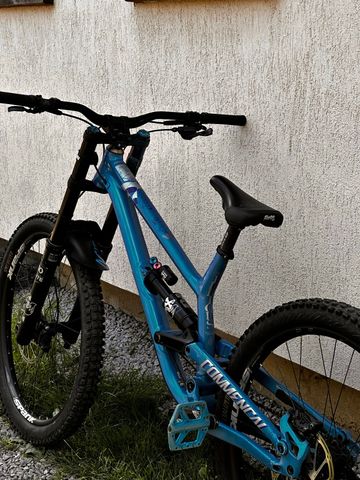 Tweedehands Commencal FURIOUS ESSENTIAL FOX 2020 2020 Mountainbike — afbeelding 6 van 7