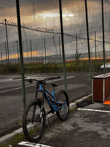 Tweedehands Commencal FURIOUS ESSENTIAL FOX 2020 2020 Mountainbike — afbeelding 3 van 7
