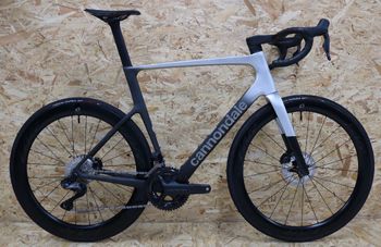 Cannondale SuperSix EVO Shimano Ultegra Di2 2025 Road & Gravel usato