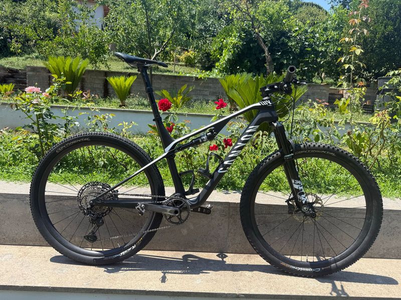 Used Canyon Lux CF SL 7.0 2020 2020 MTB