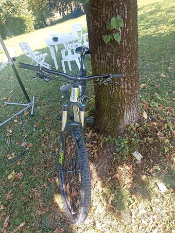 Použité Giant Trance 2 2017 2017 Mountainbike — obrázek 4 z 7
