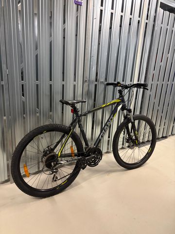 Tweedehands Giant ATX 2 27.5 2018 2018 Urban — afbeelding 2 van 3