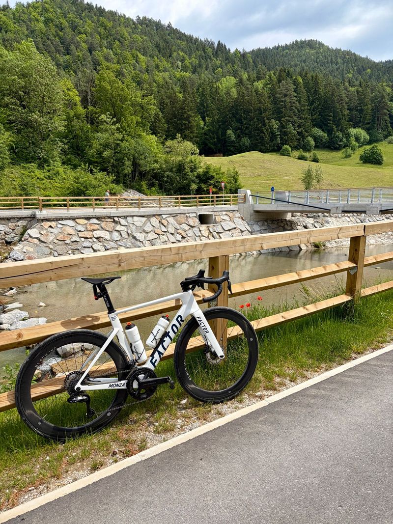Factor MONZA - Standard package 2026 Frameset 2026 Road & Gravel usato