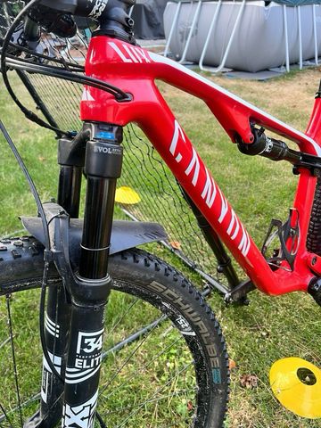 Used Canyon Lux CF SL 7.0 2020 2020 Mountainbike, Red, 29 — image 6 of 18