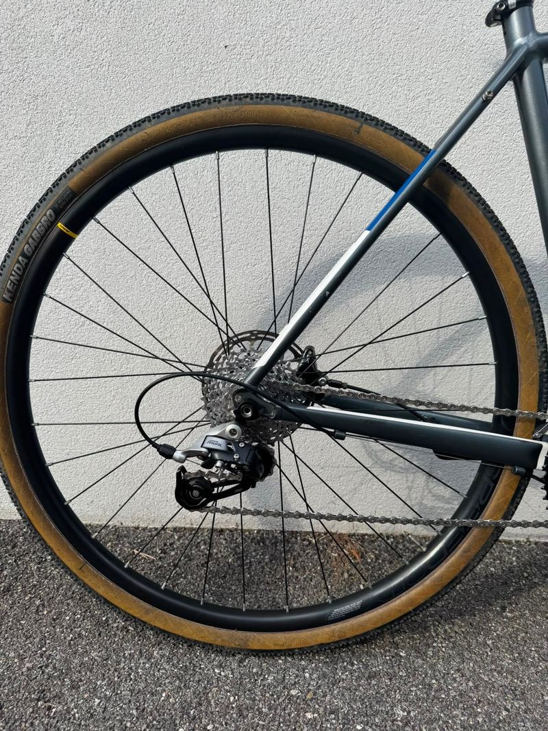 Used Olmo X- Trada 2024 Road & Gravel, Blue — image 2 of 14