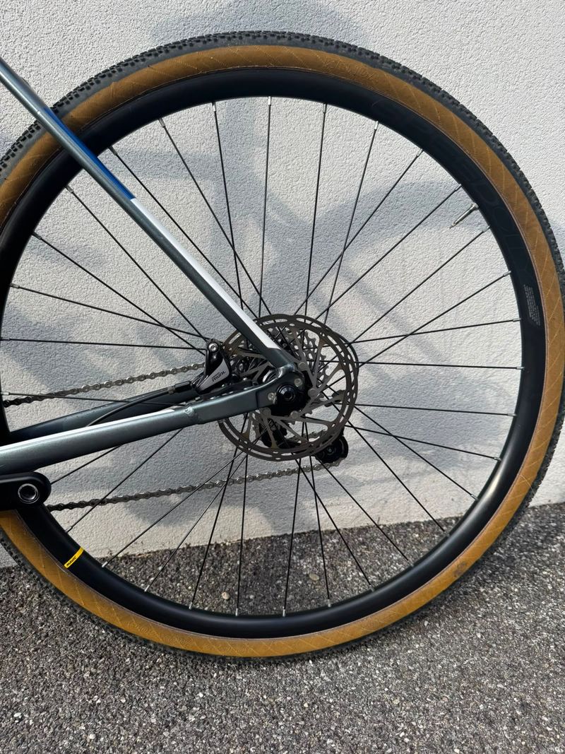Used Olmo X- Trada 2024 Road & Gravel, Blue — image 9 of 14