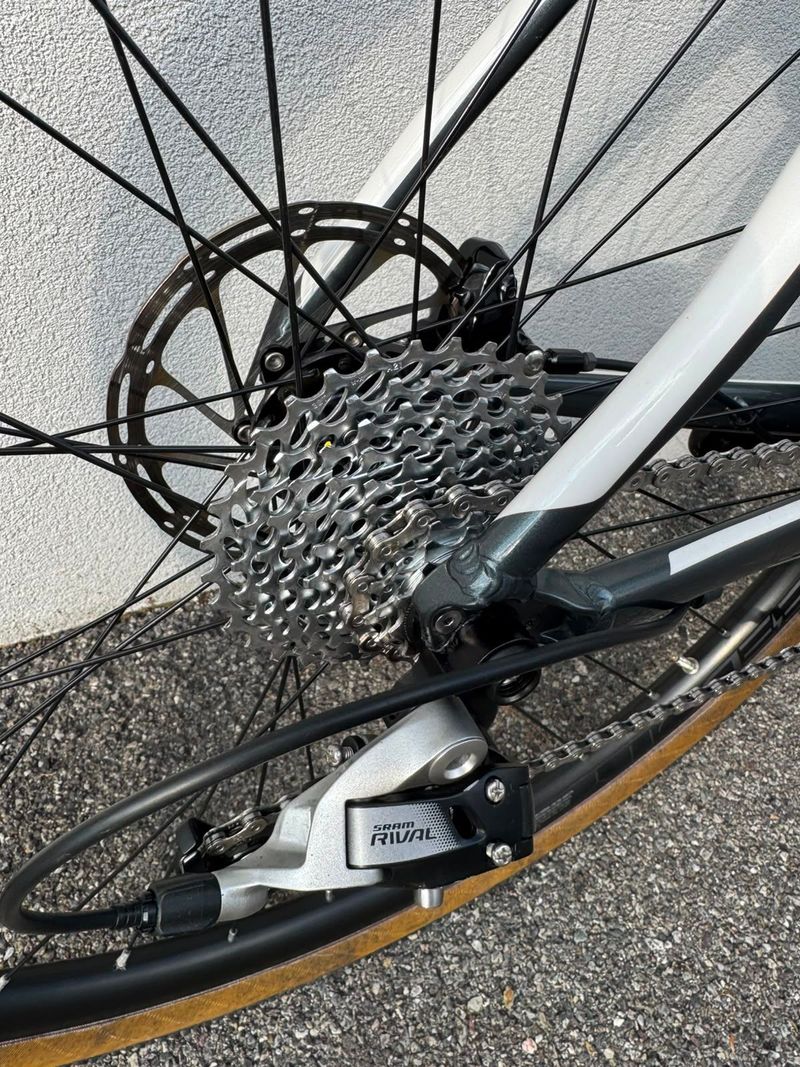 Used Olmo X- Trada 2024 Road & Gravel, Blue — image 7 of 14