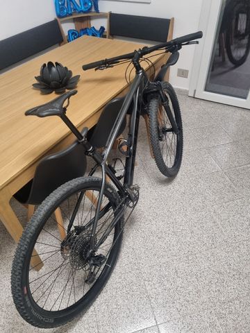 Używany Trek X-Caliber 8 2020 2020 Mountainbike — zdjęcie 1 z 4